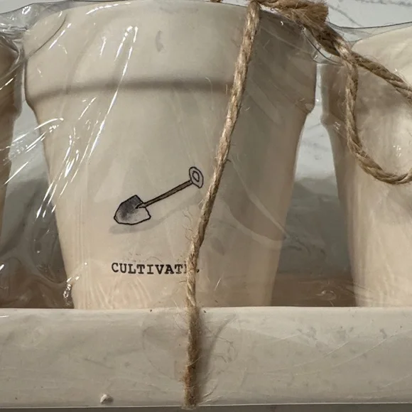 Rae Dunn Cream Planter Set with Tray - Picture 3 of 5